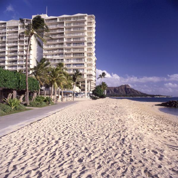 Waikiki Shore Beachfront Honolulu Exteriör bild